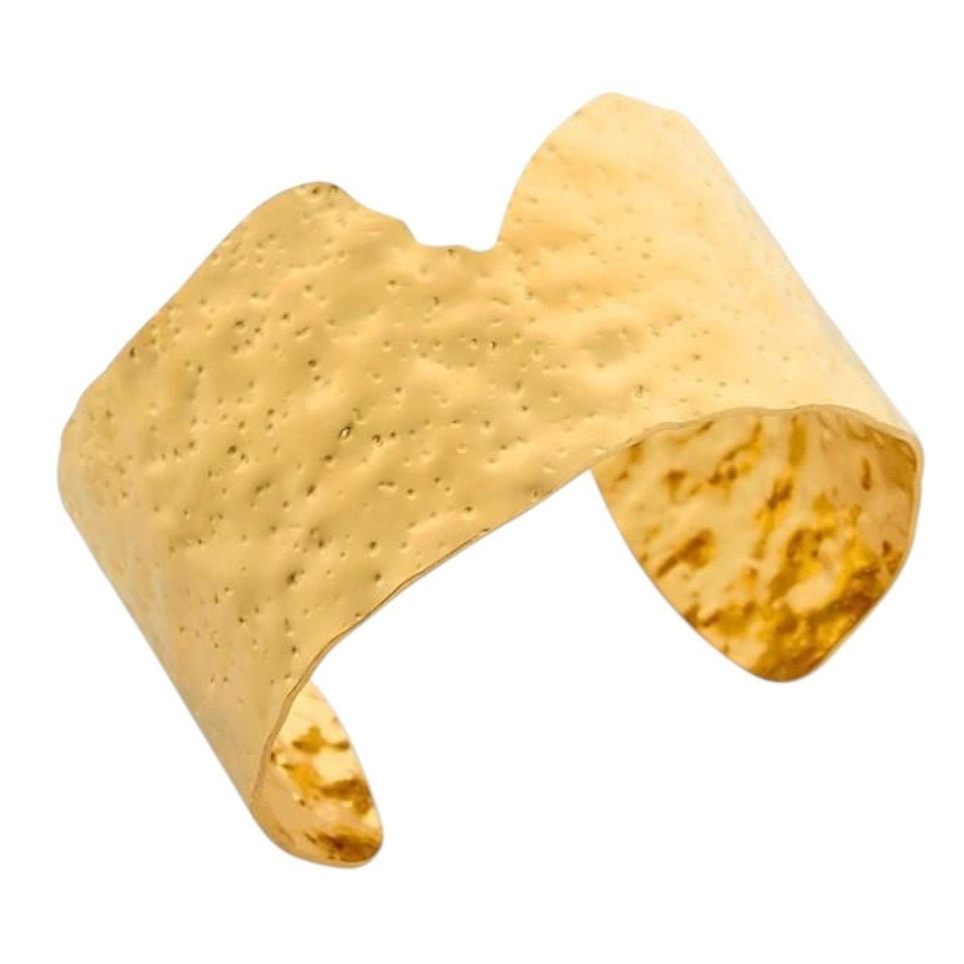 AQUA Shashi Textured Cuff Bracelet - Haute Poppy