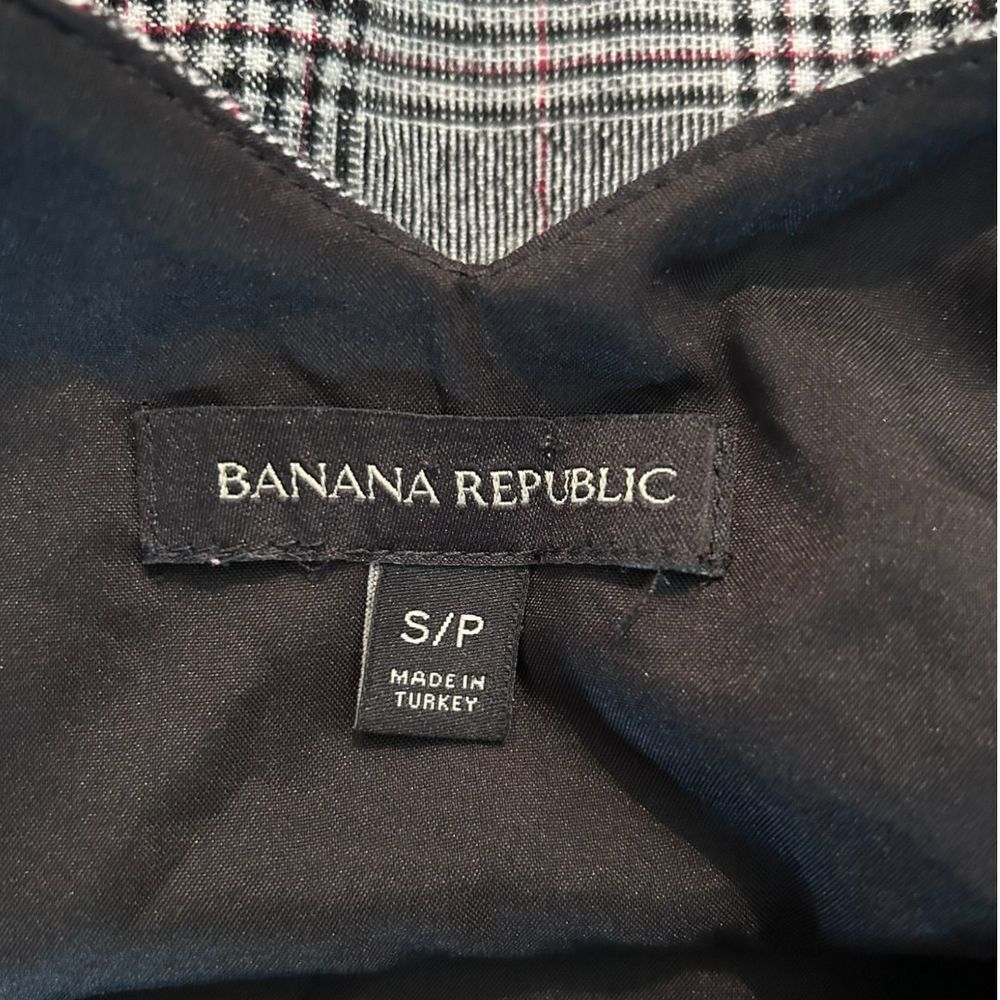 Banana Republic Plaid V - Neck Tank Top Sleeveless - Haute Poppy