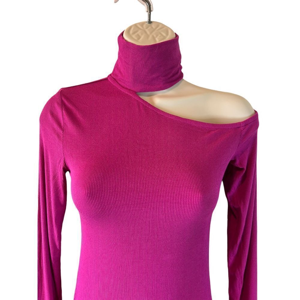 BCBGMAXAZRIA Cherry Ribbed Turtleneck Cut - Out Shoulder Top - Haute Poppy