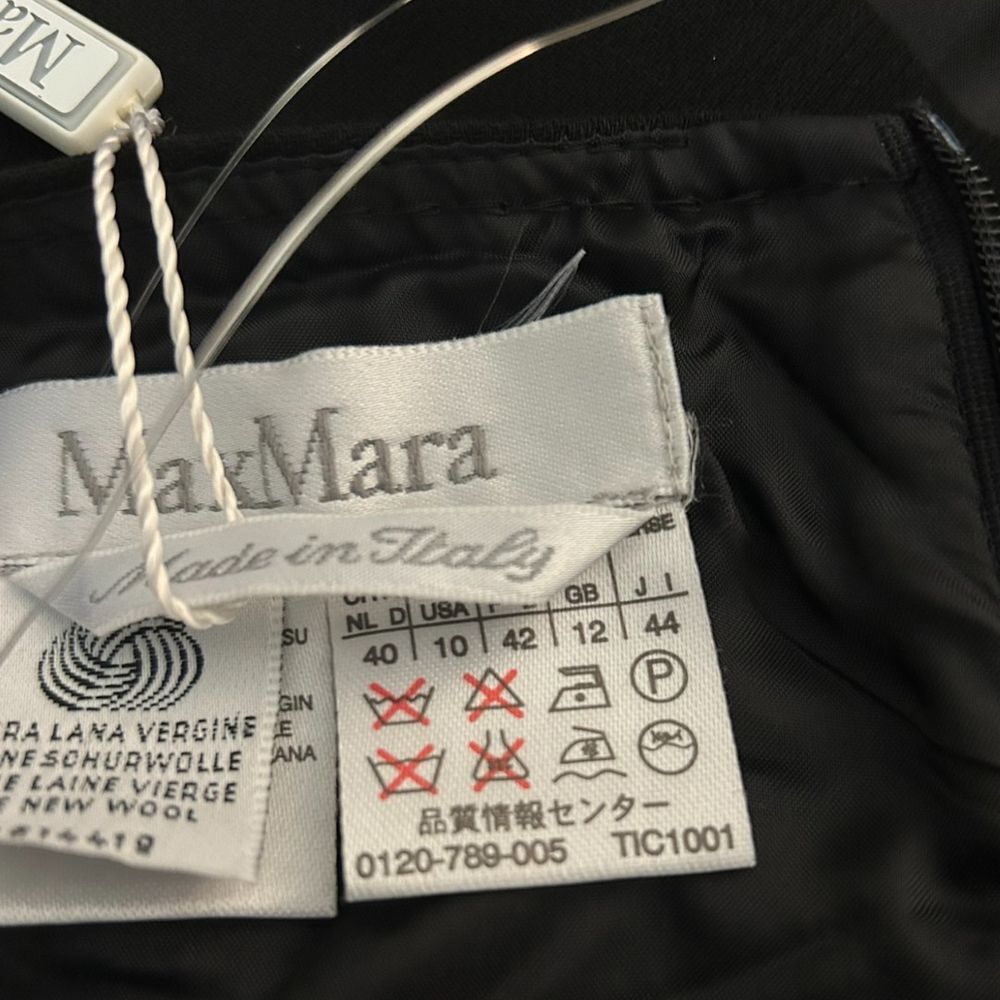 MaxMara Pure Virgin Wool Sleeveless Shell Top Classic Black Italian Luxury - Haute Poppy