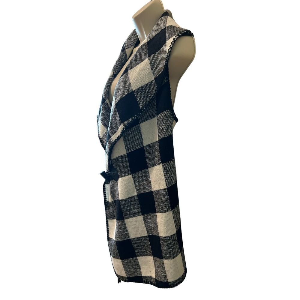 Mudpie Black & White Buffalo Check Sleeveless Vest OS - Haute Poppy