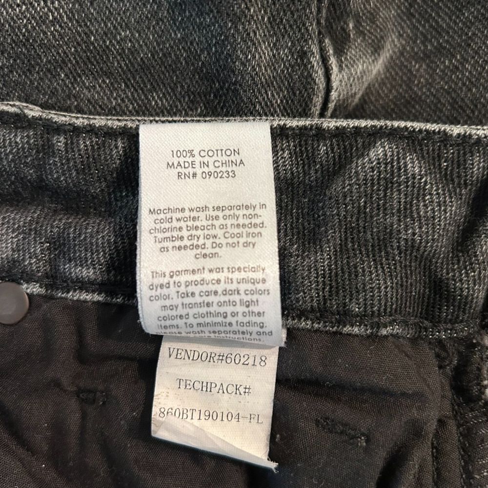 PacSun High Rise Mom Jeans Washed Black Denim Classic Fit - Haute Poppy