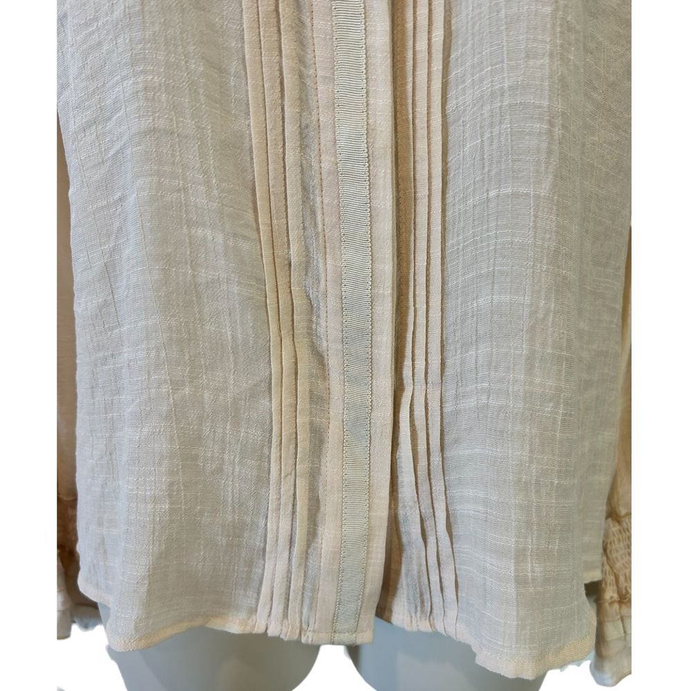 Spanner Tapestry Light Beige Ruffled Collar Blouse Elegant Long Sleeve Top - Haute Poppy